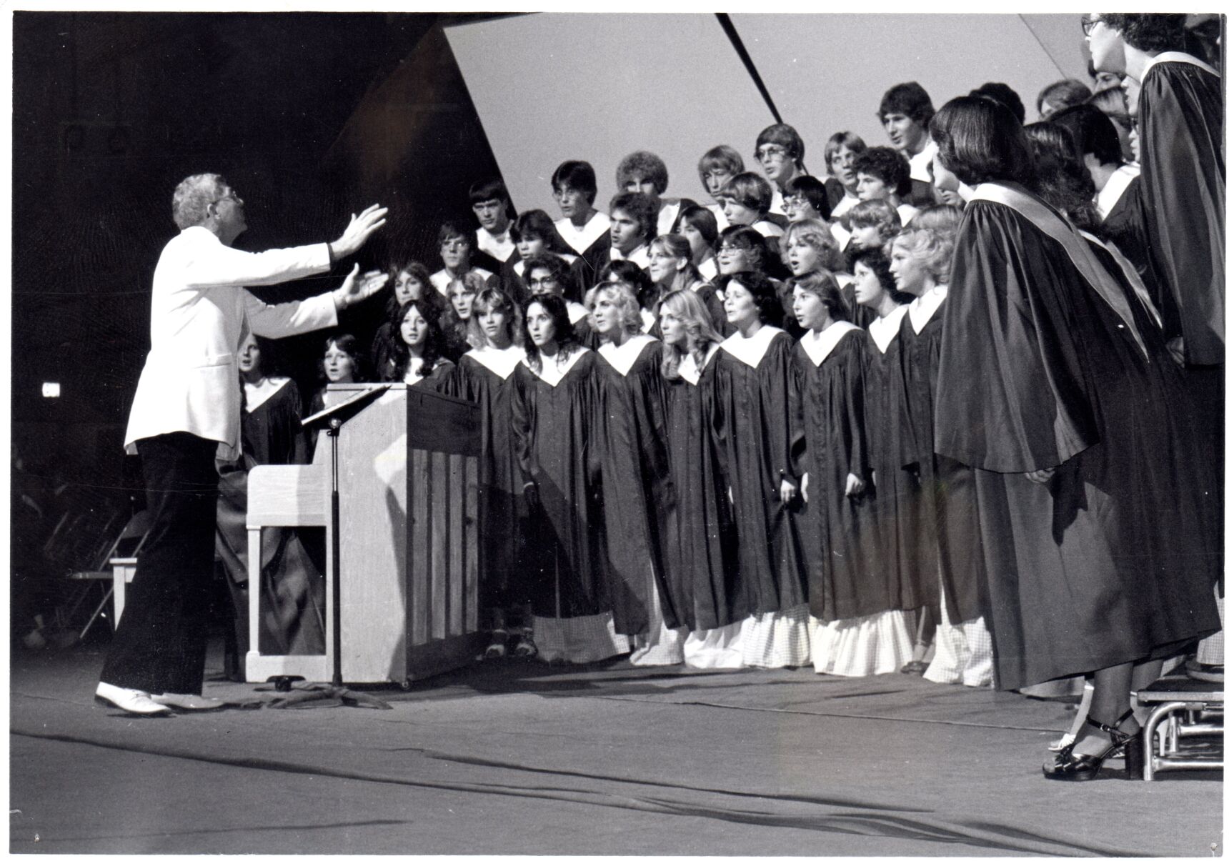 4.Ed Sand with Eastmont HS Concert Choir Choir 1978.jpg